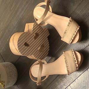 KATE SPADE TOMAS  SIZE 8.5 WEDGES UPPER LEATHER NUDE IN COLOR